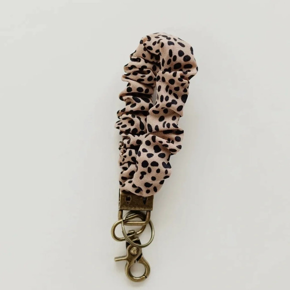Jungle Cat Keychain (NWT) - Picture 1 of 3